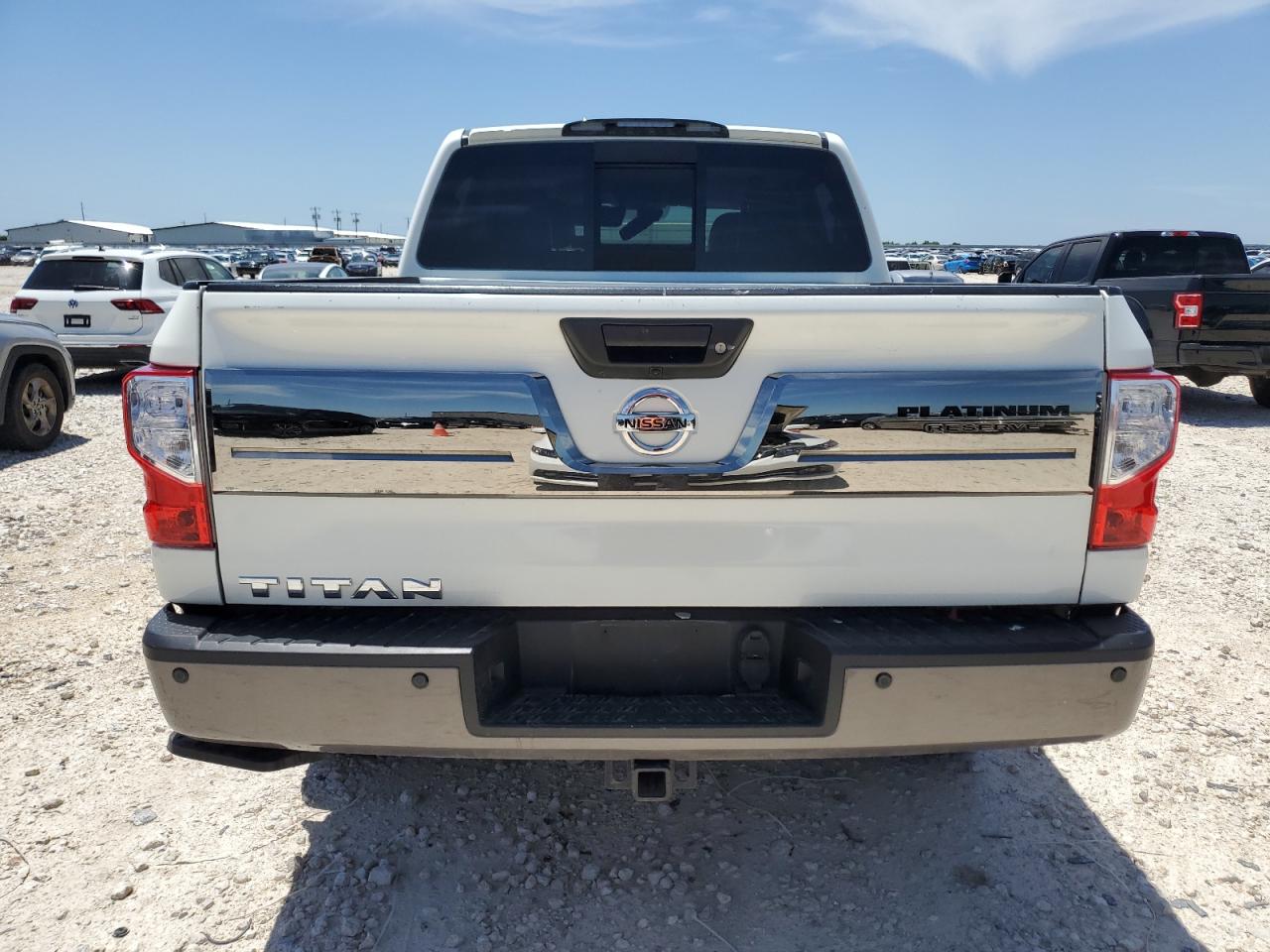 Nissan Titan Sv Image 8