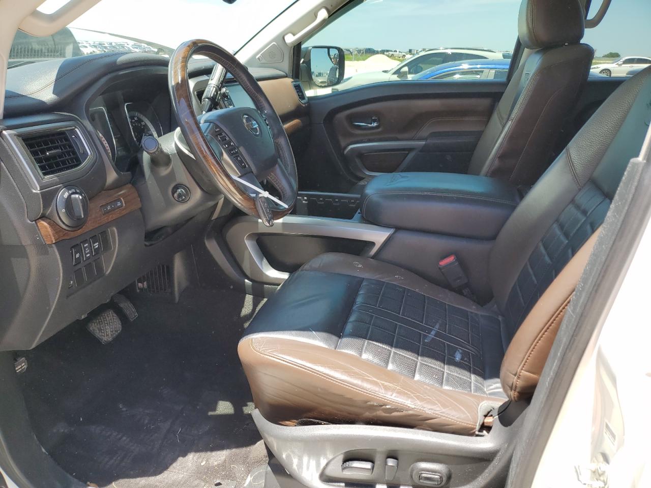 Nissan Titan Sv Image 3