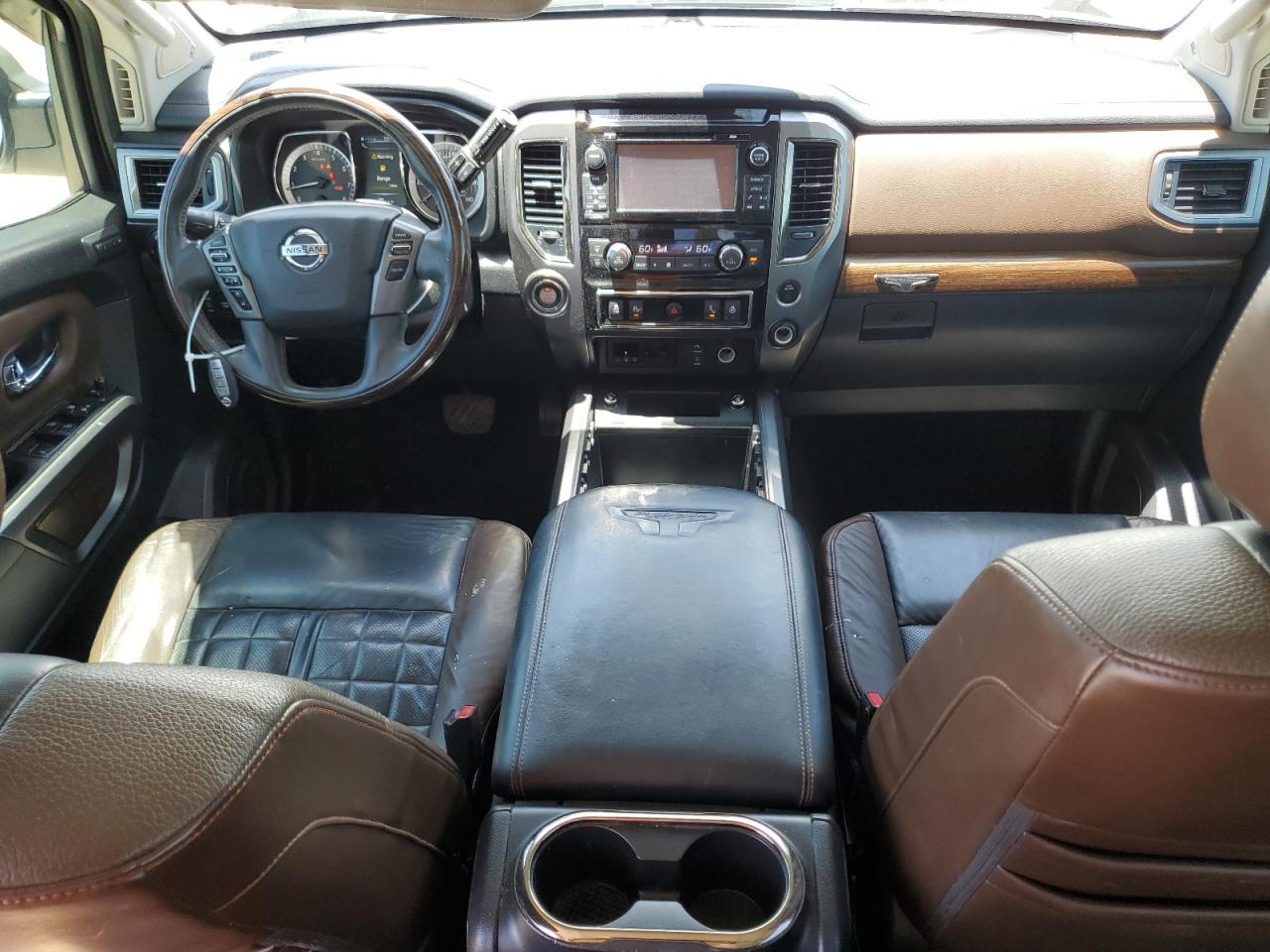 Nissan Titan Sv Image 7