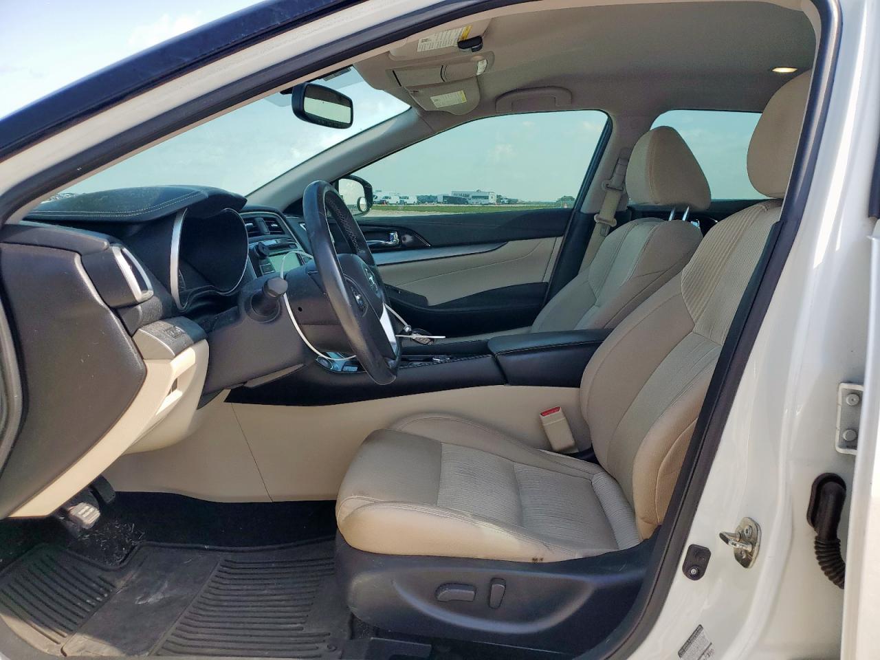 Nissan Maxima 3.5s Image 3