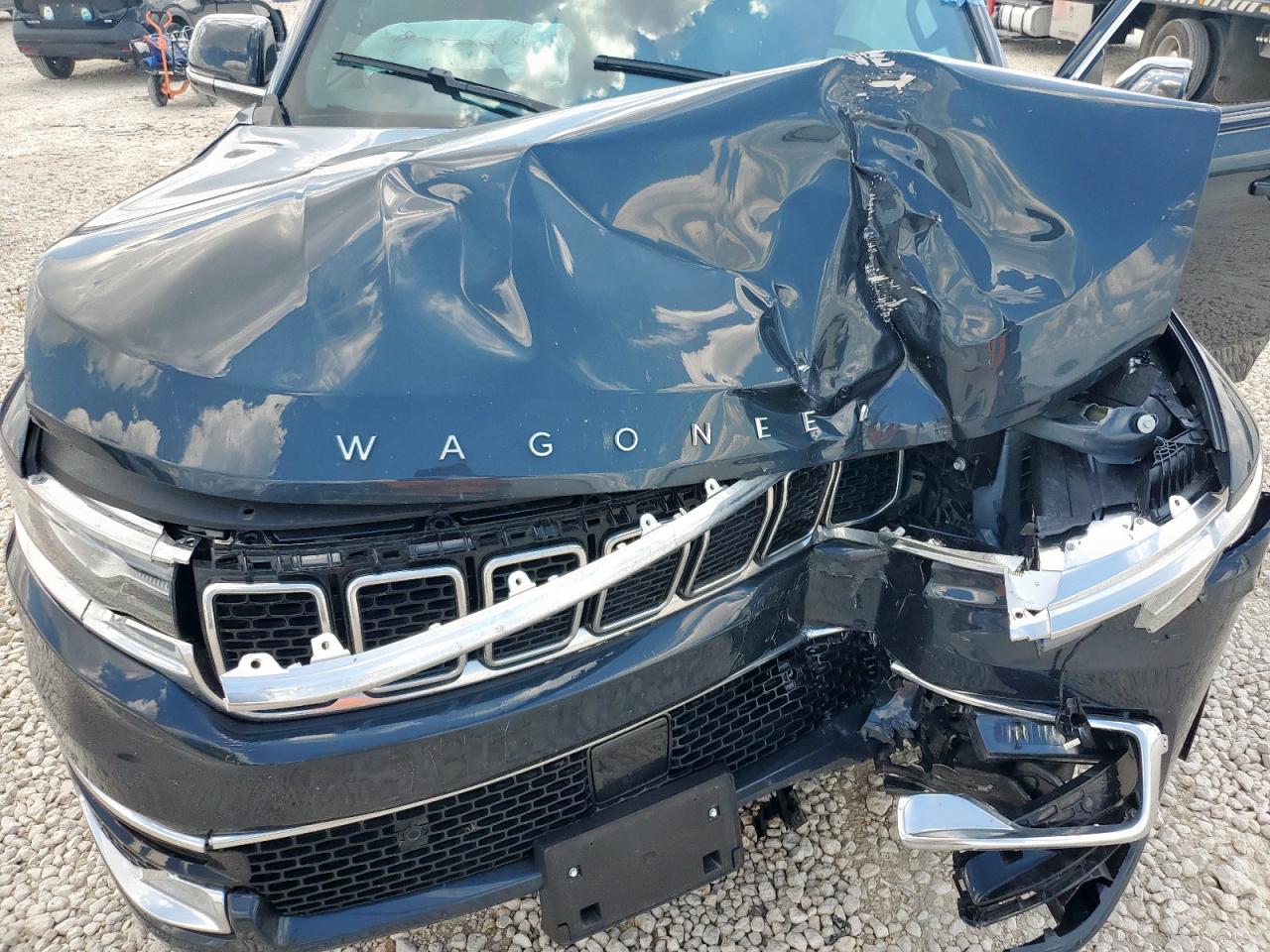 Jeep Wagoneer L Series I Image 6