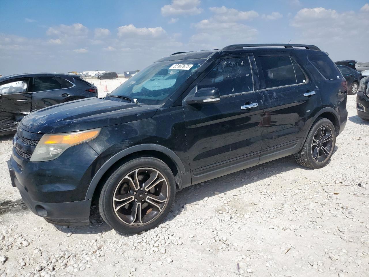 Ford Explorer Sport Image 1