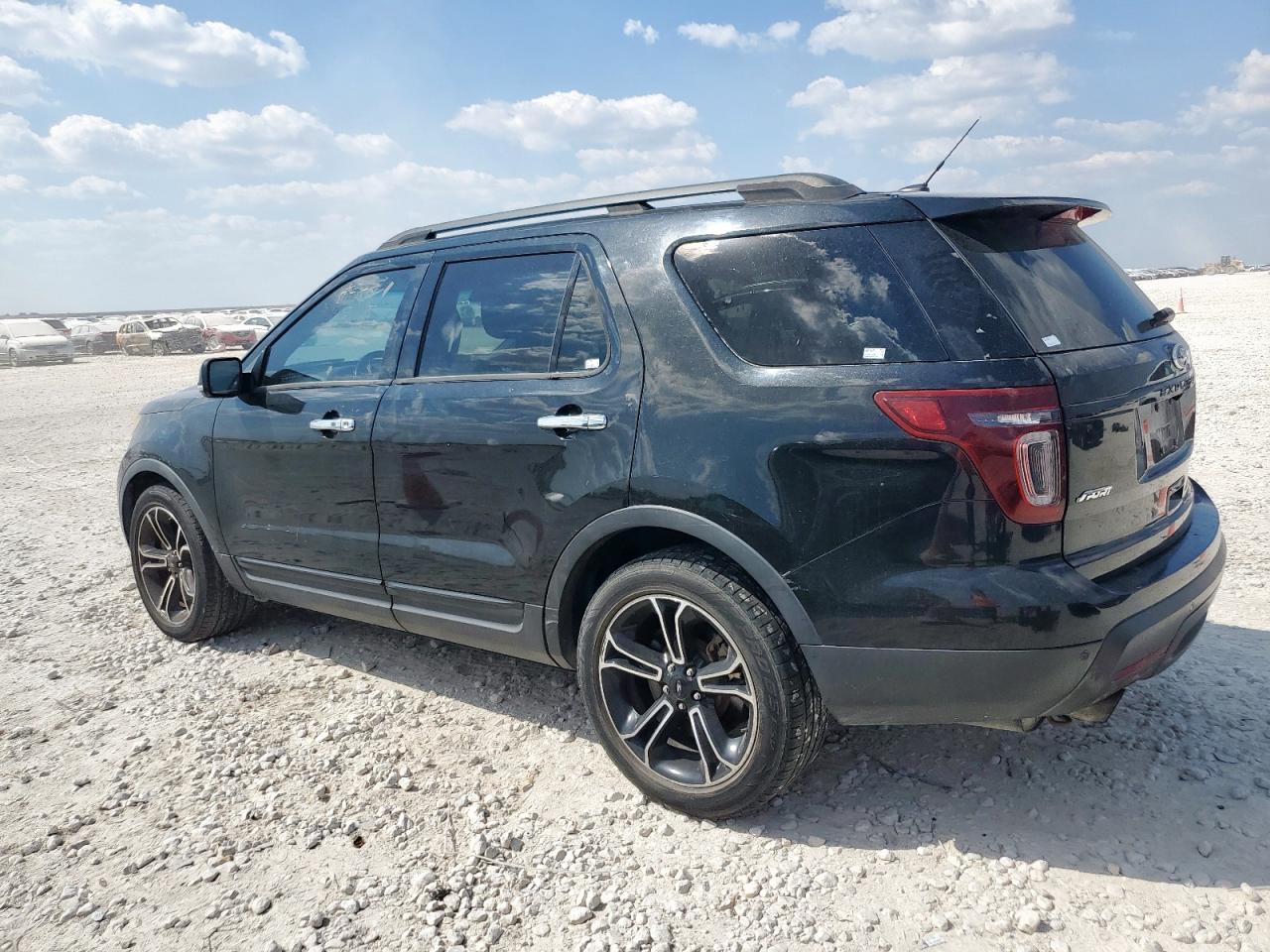 Ford Explorer Sport Image 5