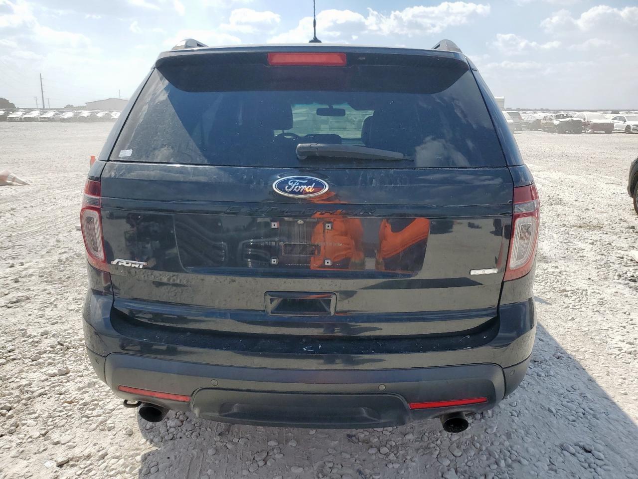 Ford Explorer Sport Image 8