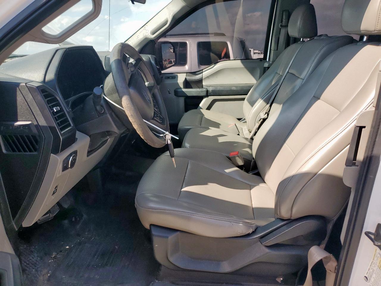 Ford F-150 Super Cab Image 12