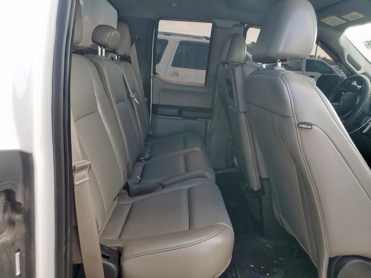 Ford F-150 Super Cab Image 5