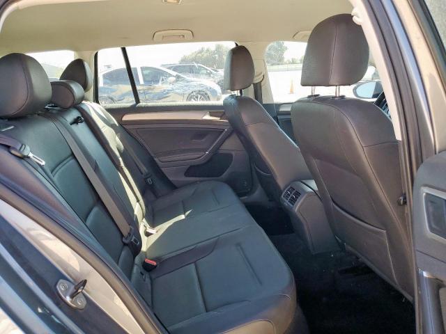 Volkswagen Golf Tdi S Image 2