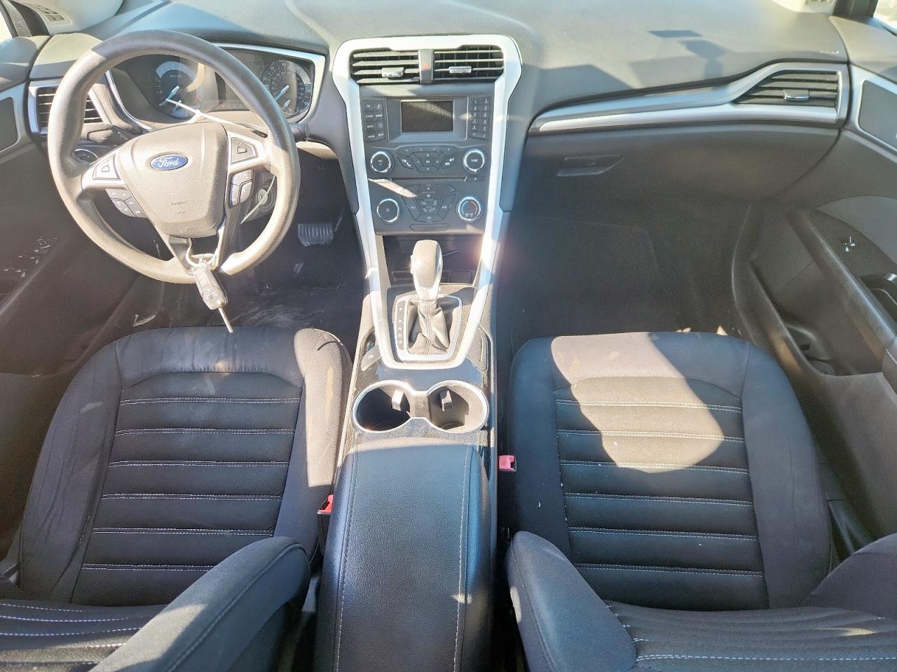 Ford Fusion Se Image 8