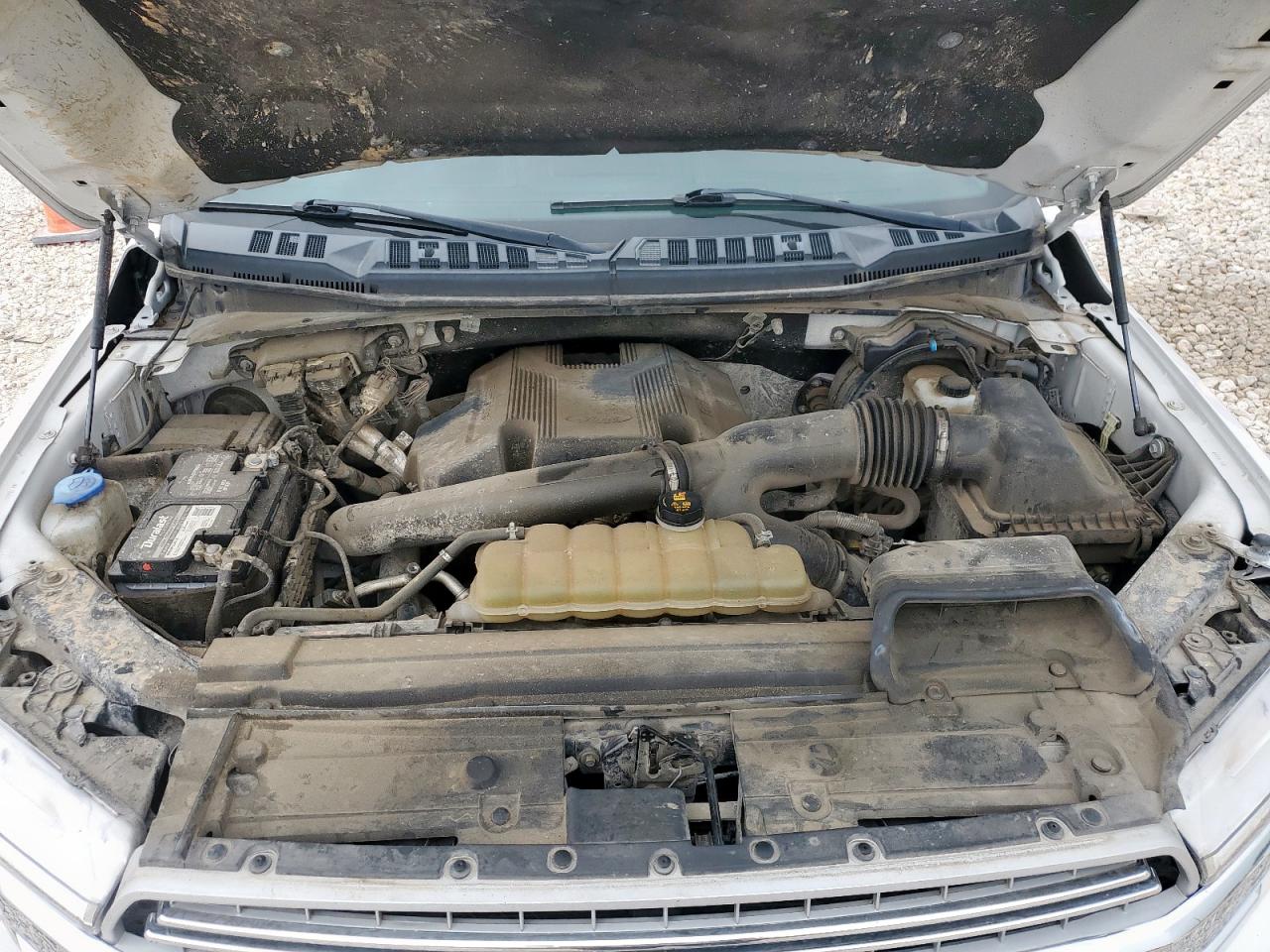 Ford F-150 Supercrew Image 8