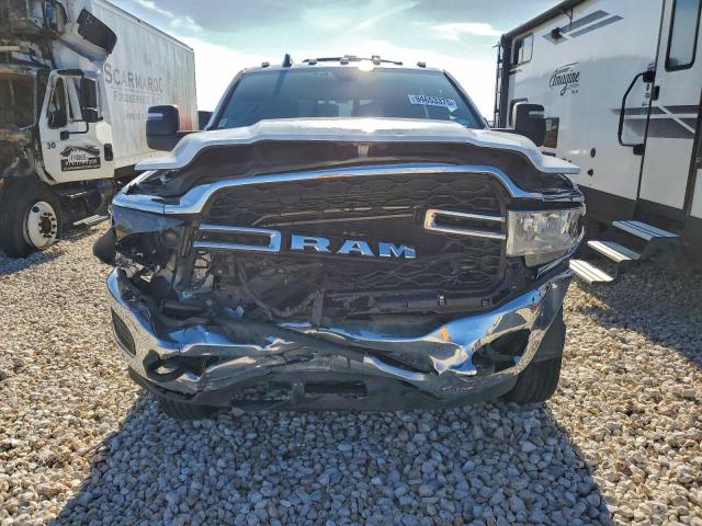 Ram 3500 Tradesman Image 3