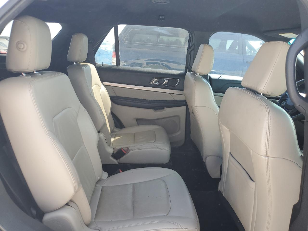 Ford Explorer Xlt Image 9