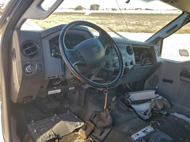 Ford F-750 Super Duty Image 9