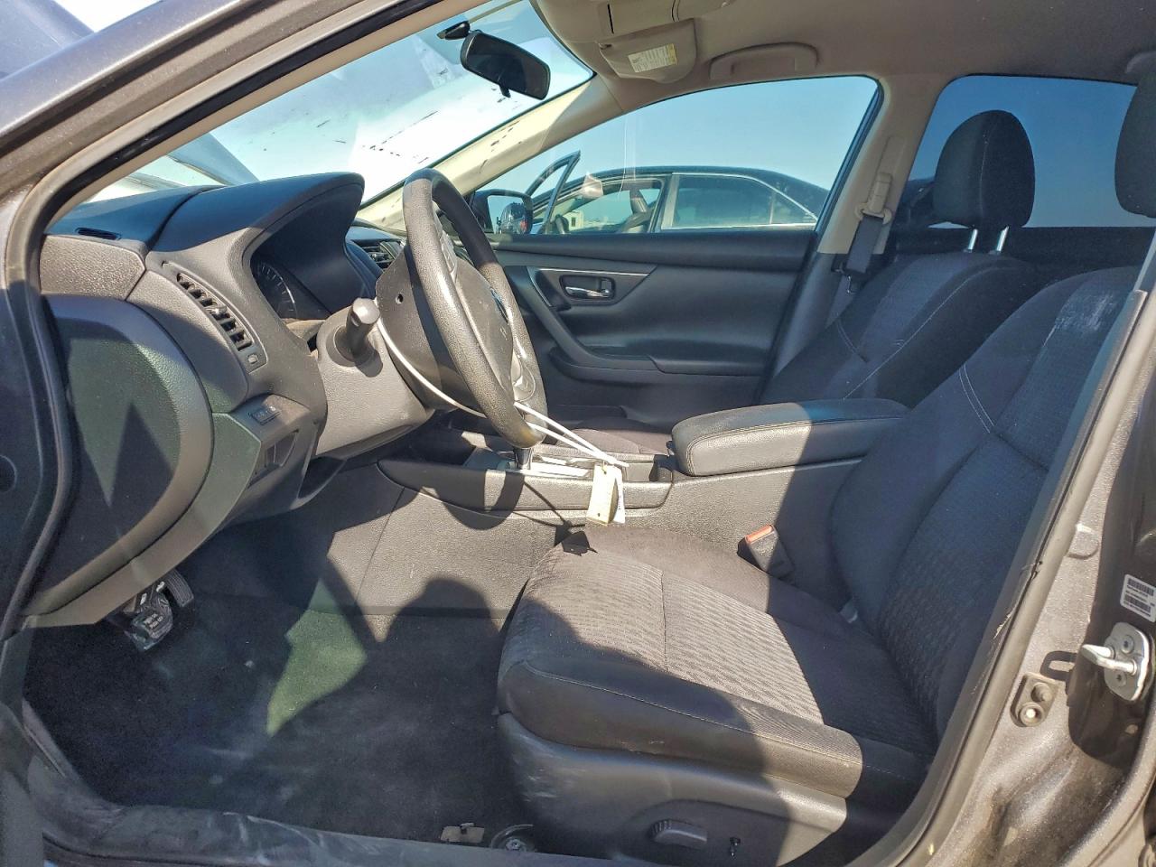 Nissan Altima 2.5 Image 2