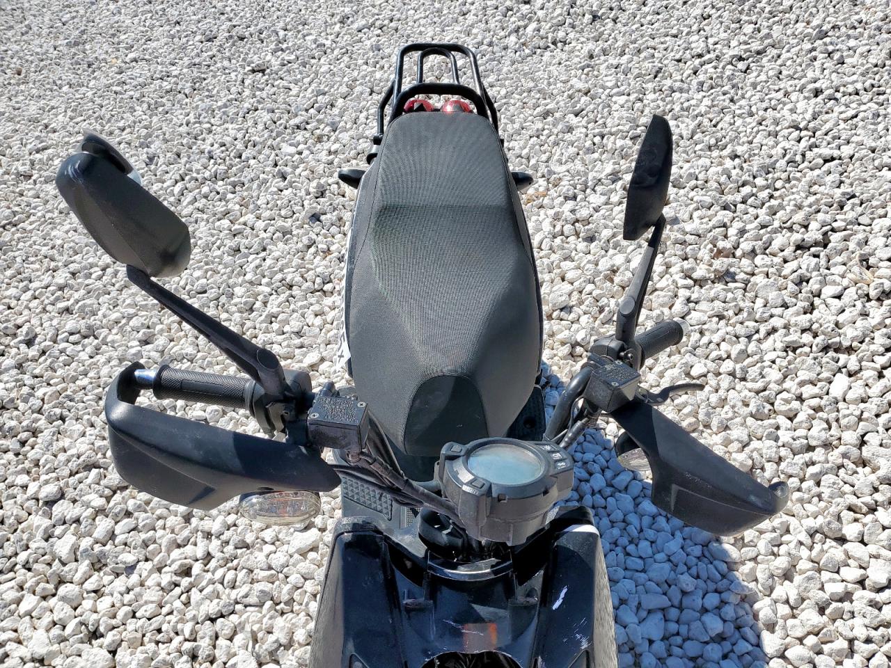 Zhng Moped Image 4