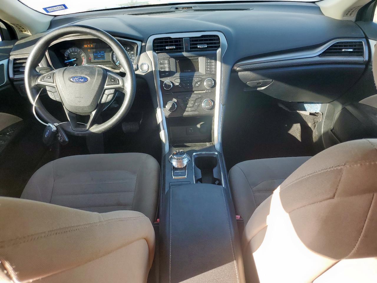Ford Fusion S Image 8