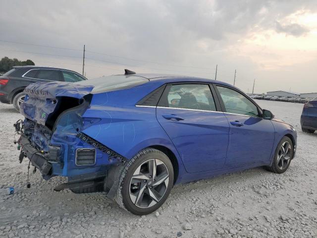 Hyundai ELANTRA Limited Image 3