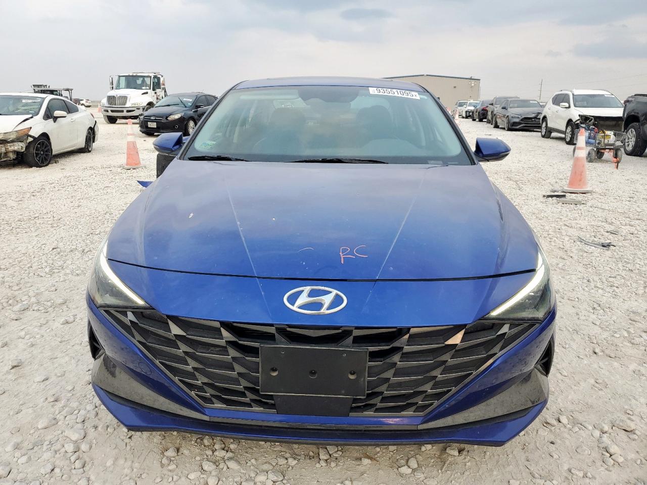 Hyundai ELANTRA Limited Image 4