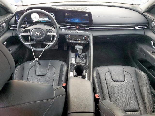 Hyundai ELANTRA Limited Image 8