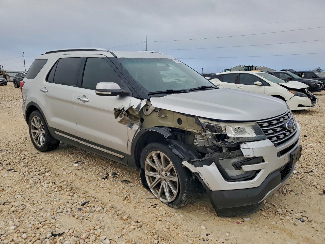 Ford Explorer Limited Image 11