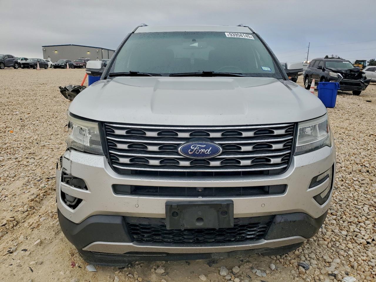 Ford Explorer Limited Image 3