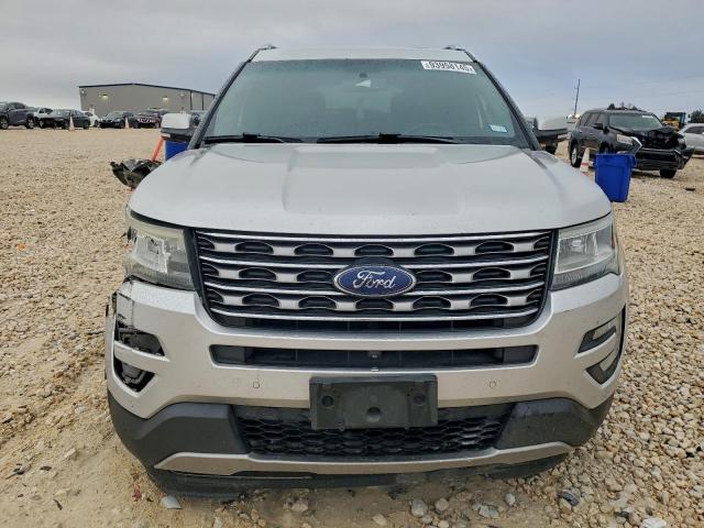 Ford Explorer Limited Image 3