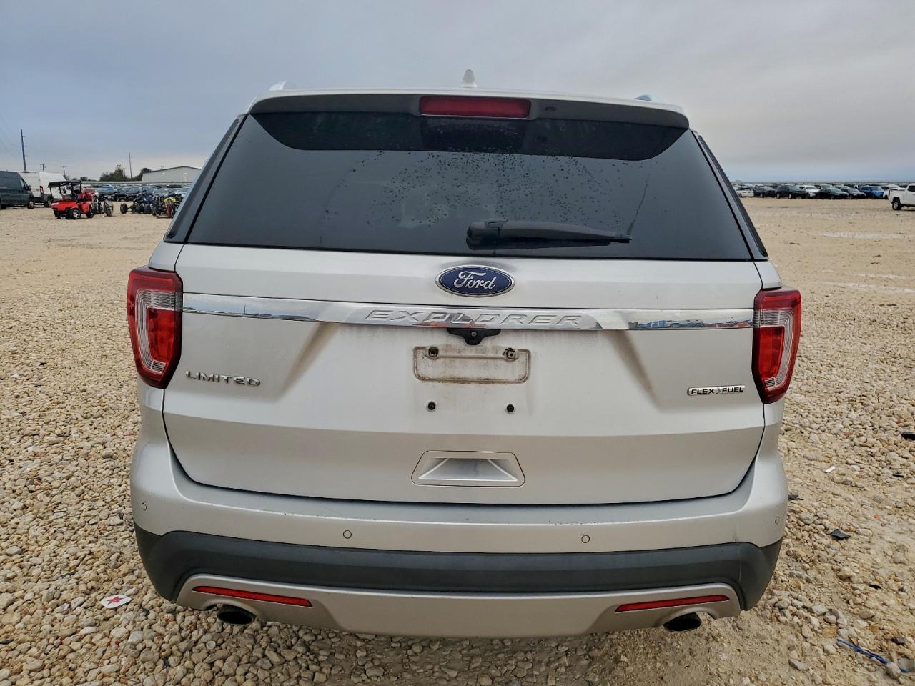 Ford Explorer Limited Image 10