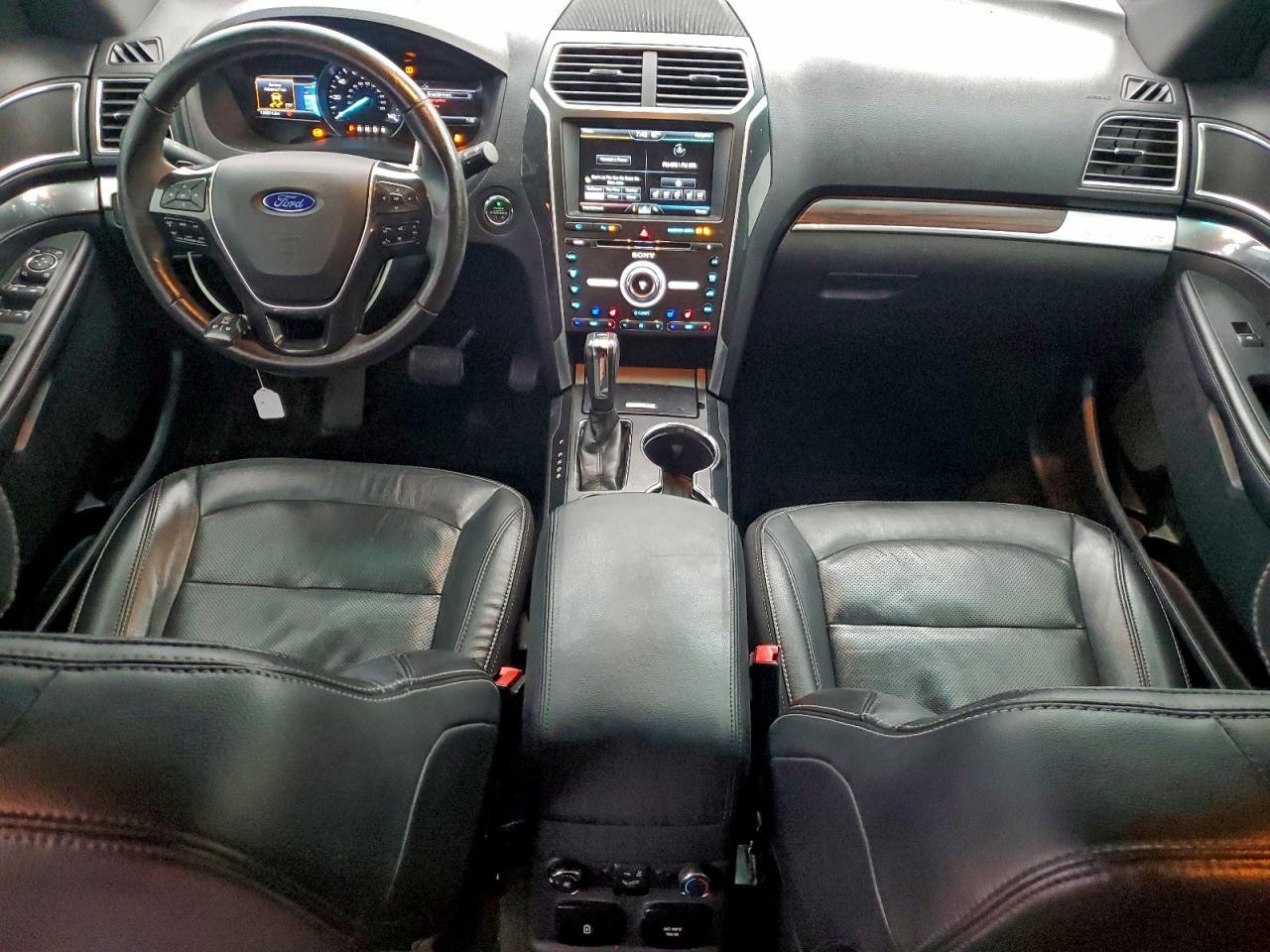 Ford Explorer Limited Image 12