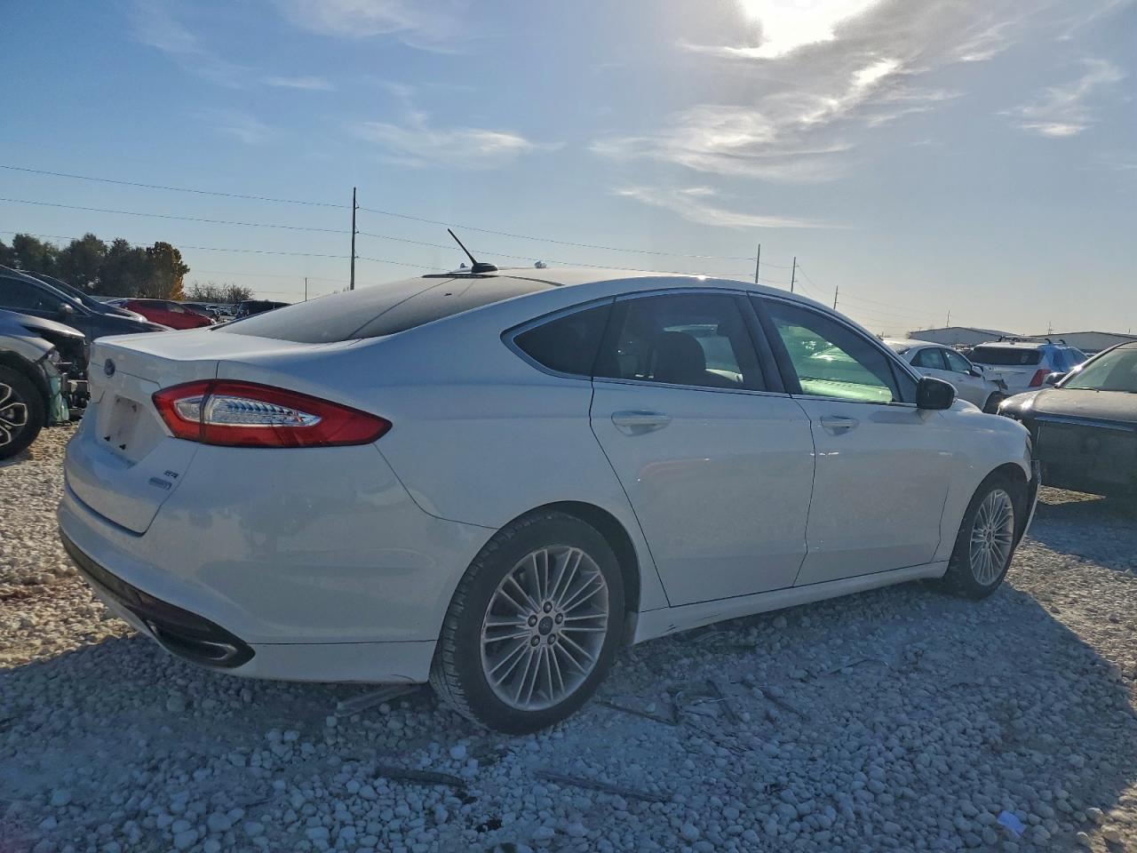 Ford Fusion Se Image 11