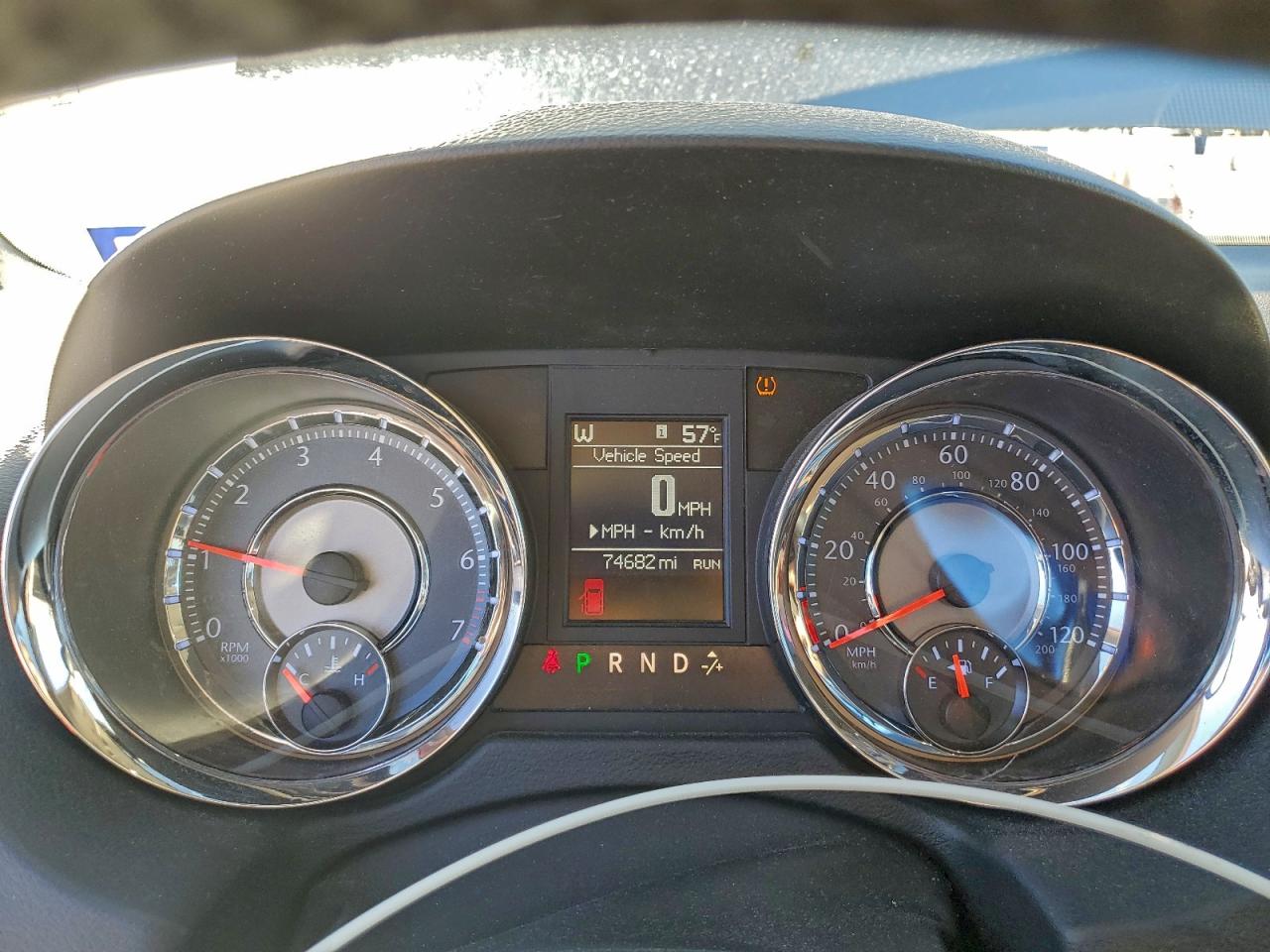 Chrysler Minivan Touring Image 11