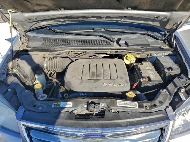 Chrysler Minivan Touring Image 2