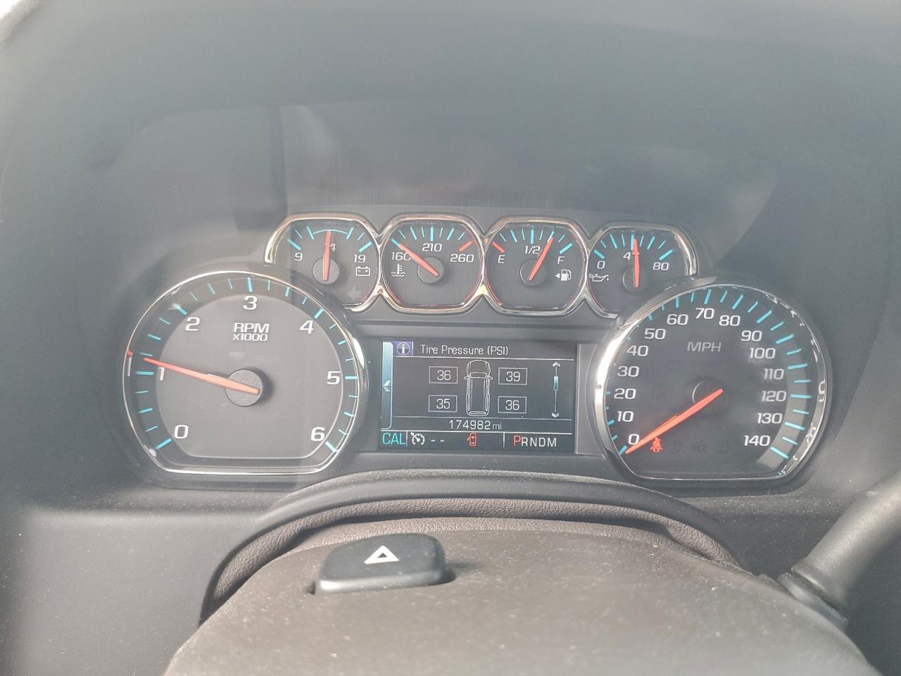 Chevrolet Suburban K1500 Lt Image 14