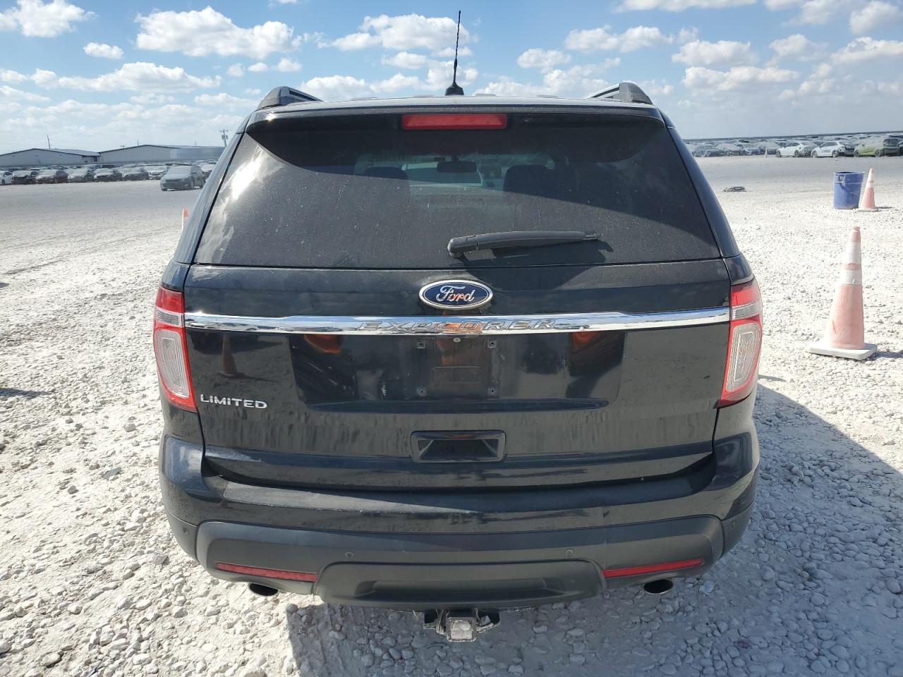 Ford Explorer Limited Image 2