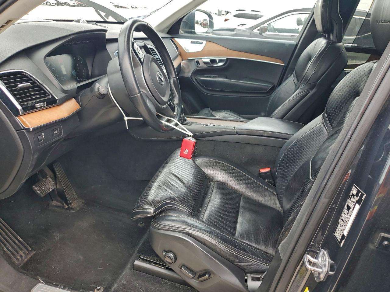 Volvo XC90 T6 Image 11