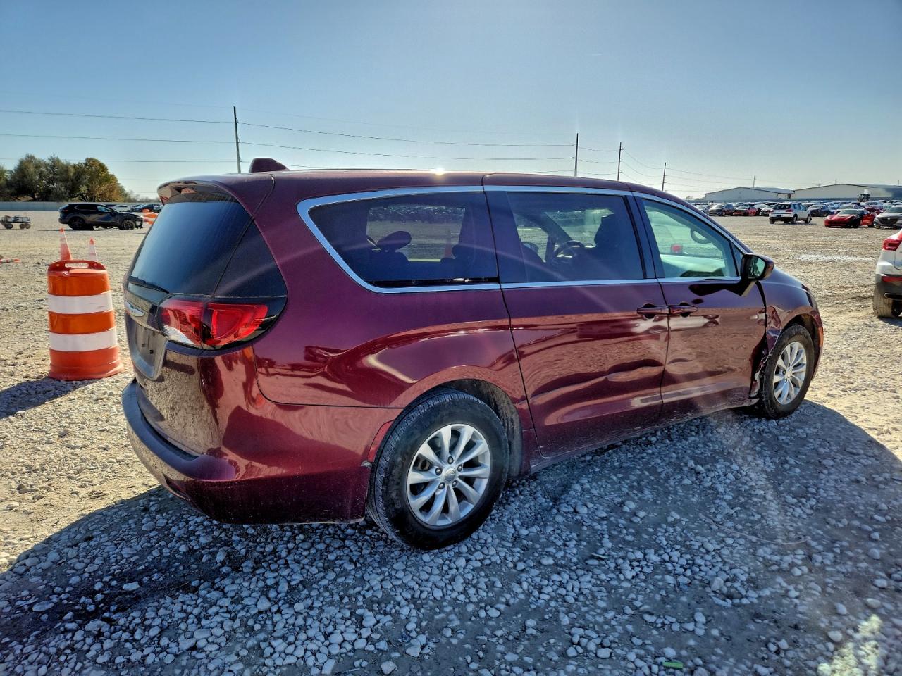 Chrysler Pacifica Touring Image 6