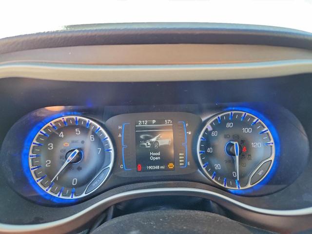 Chrysler Pacifica Touring Image 4