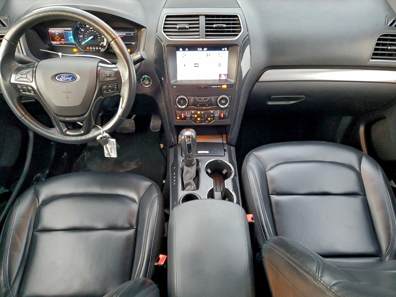 Ford Explorer Xlt Image 4