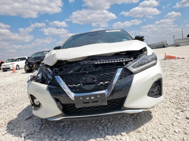 Nissan Maxima Platinum Image 3