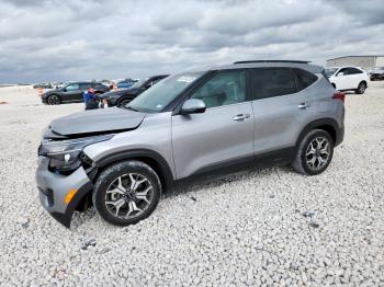  Salvage Kia Seltos