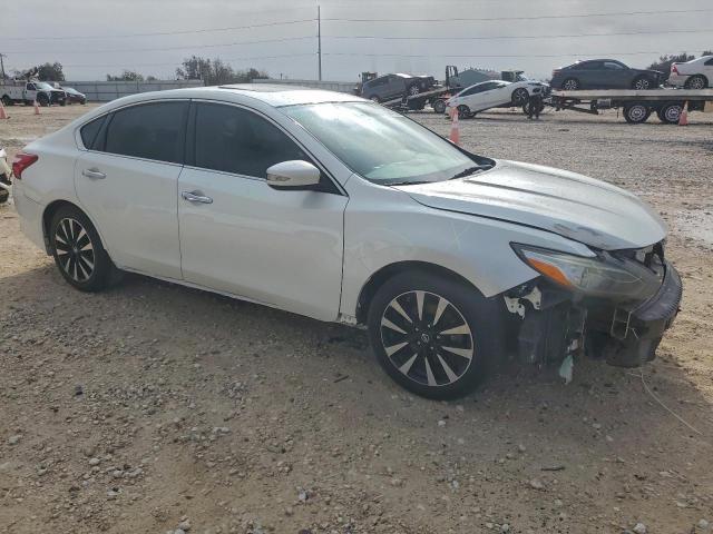 Nissan Altima 2.5 Image 3