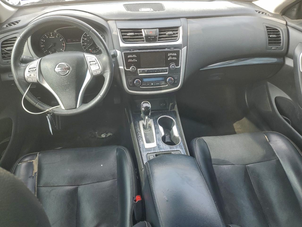 Nissan Altima 2.5 Image 6