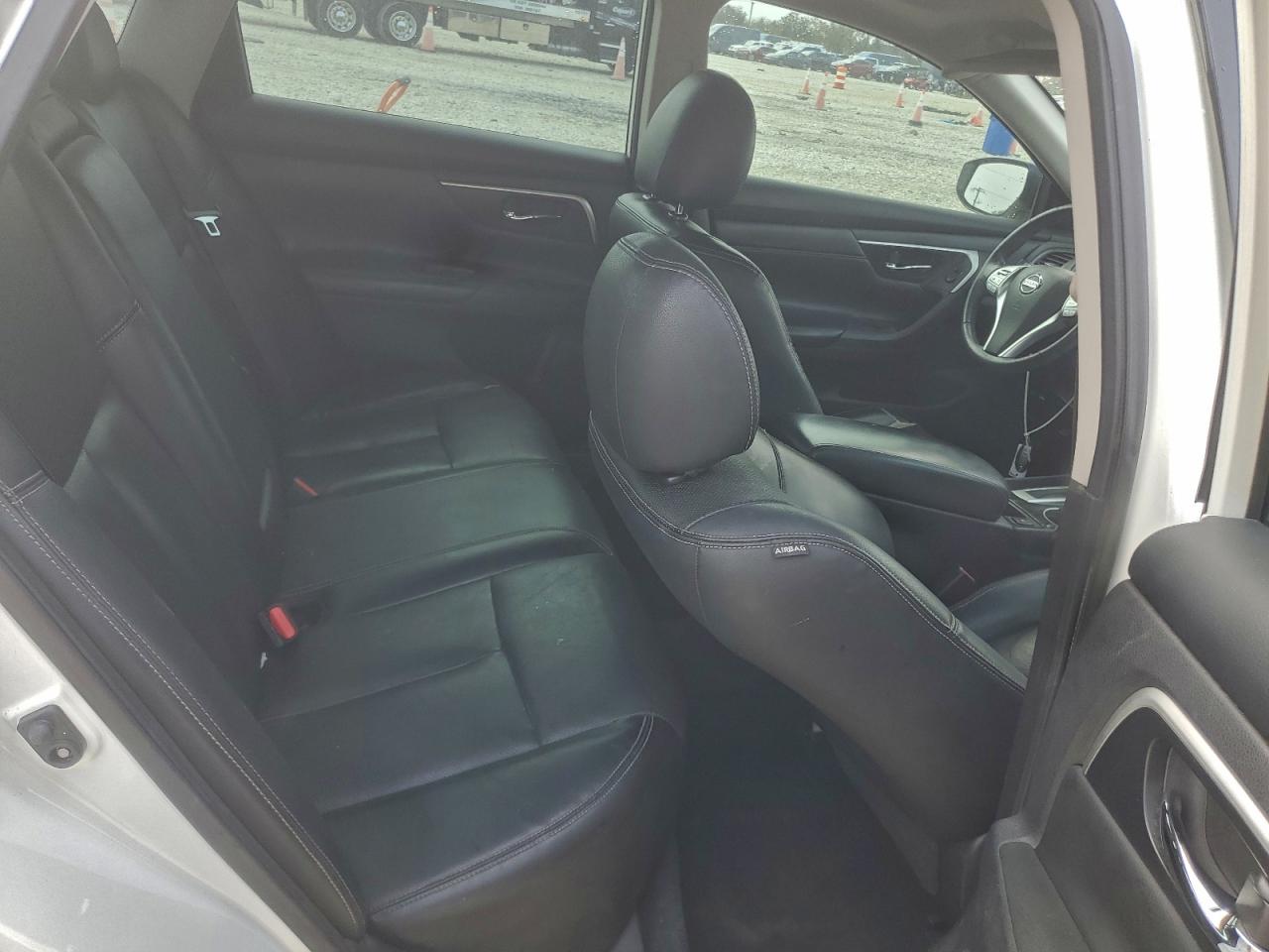 Nissan Altima 2.5 Image 2