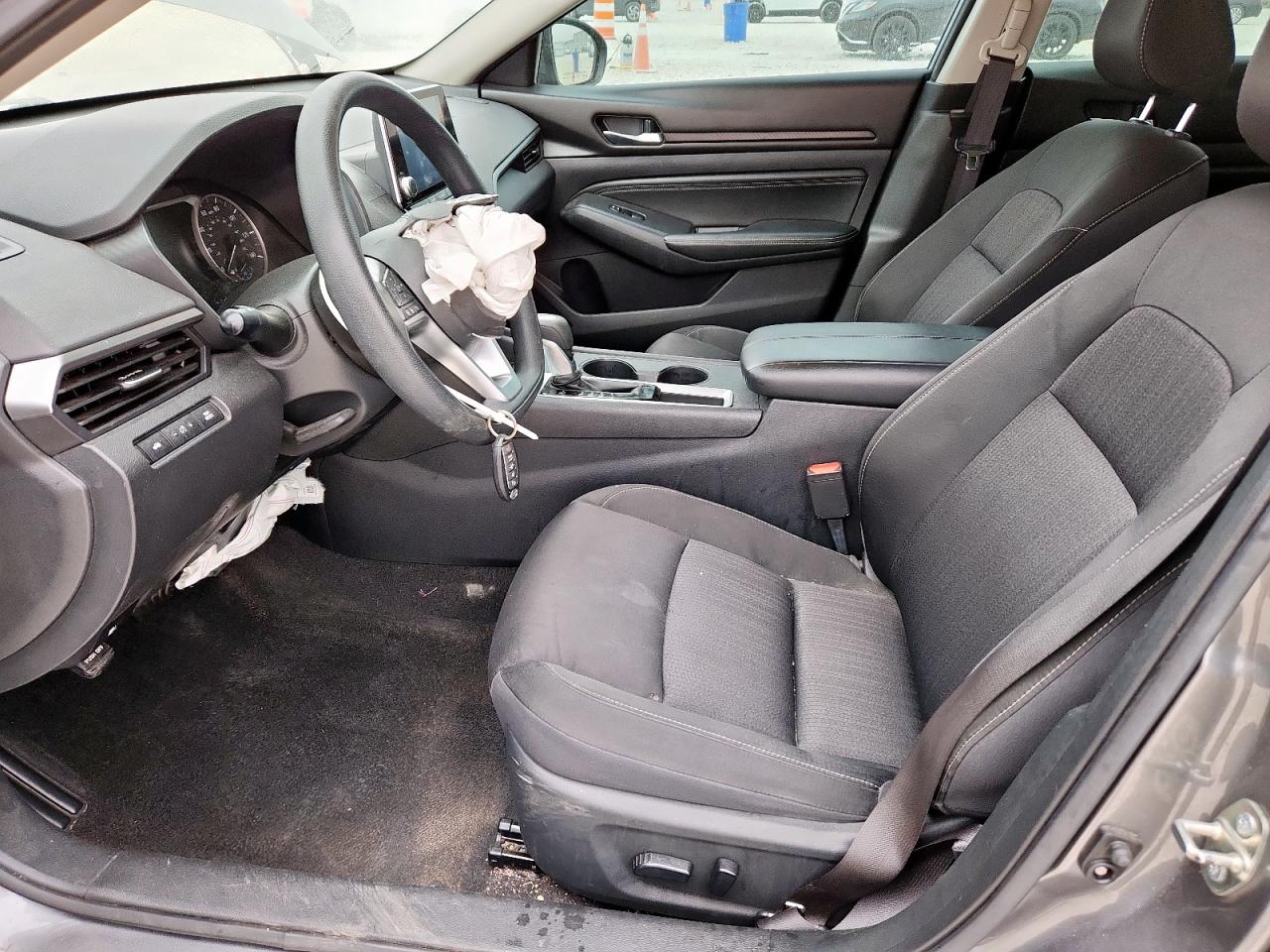 Nissan Altima S Image 7