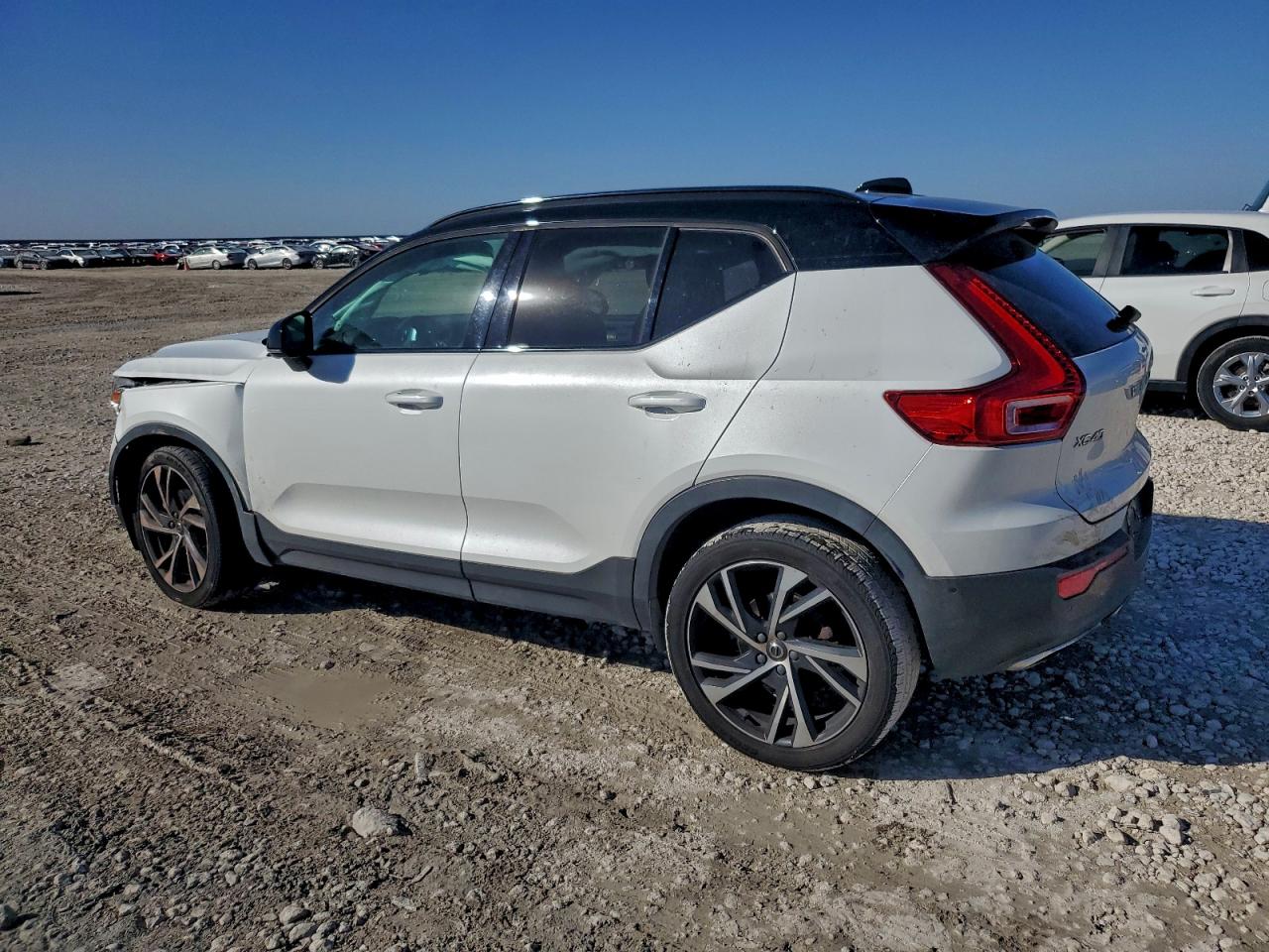 Volvo XC40 T5 R-design Image 9