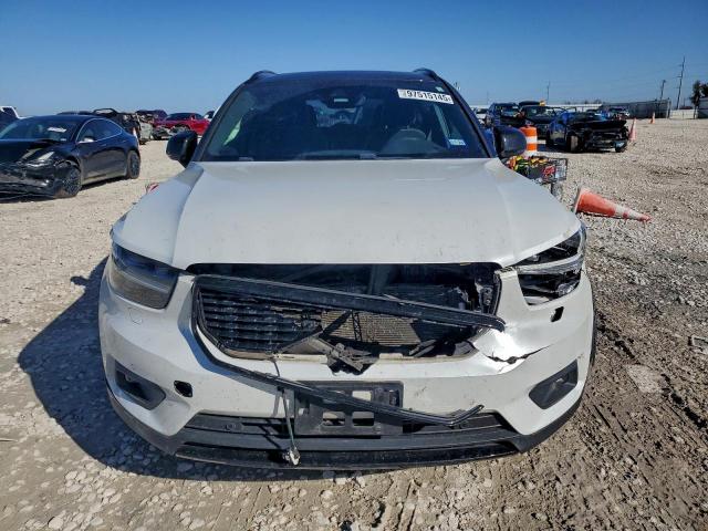 Volvo XC40 T5 R-design Image 3