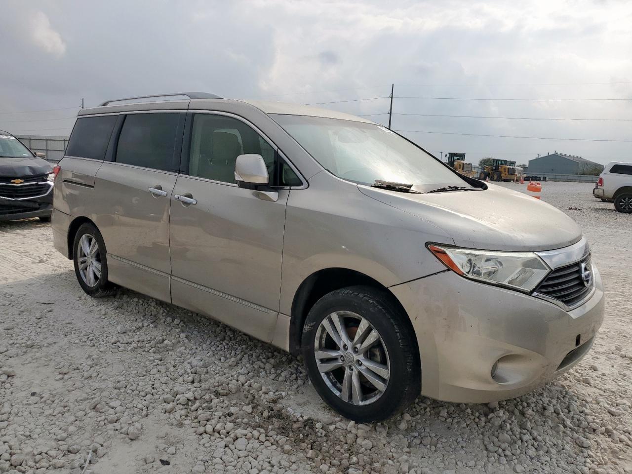 Nissan Quest S Image 2