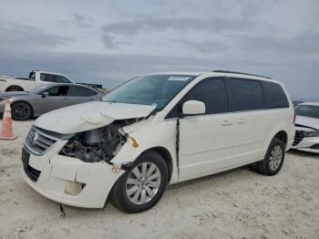  Salvage Volkswagen Routan