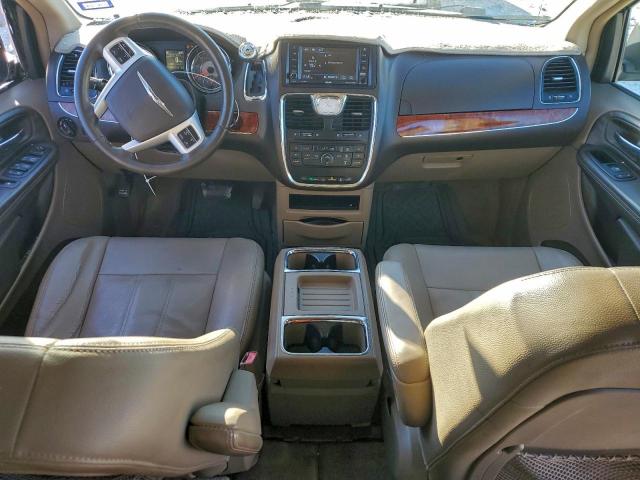 Chrysler Minivan Touring Image 11