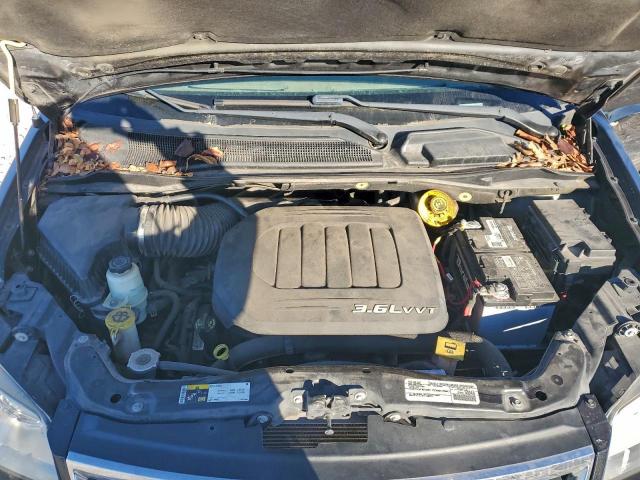 Chrysler Minivan Touring Image 12