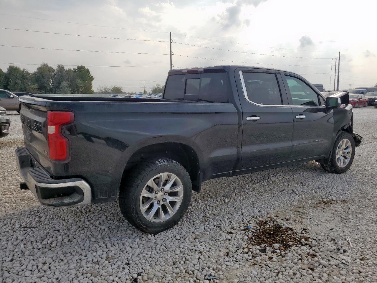 Chevrolet Silverado K1500 Ltz Image 4