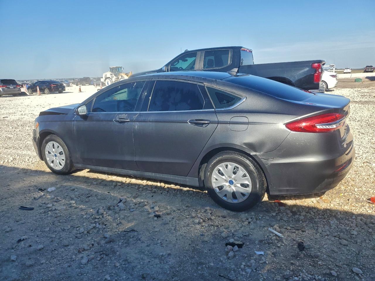 Ford Fusion S Image 7
